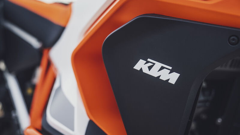 KTM logo on 2023 KTM 1390 Super Adventure R. Credit: KTM/Philip Platzer.
